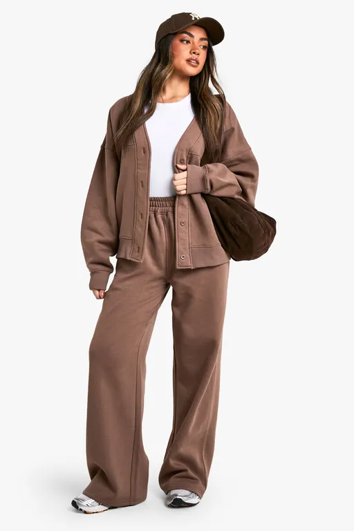 button through cardigan sweatshirt and straight leg jogger tracksuit e0539838